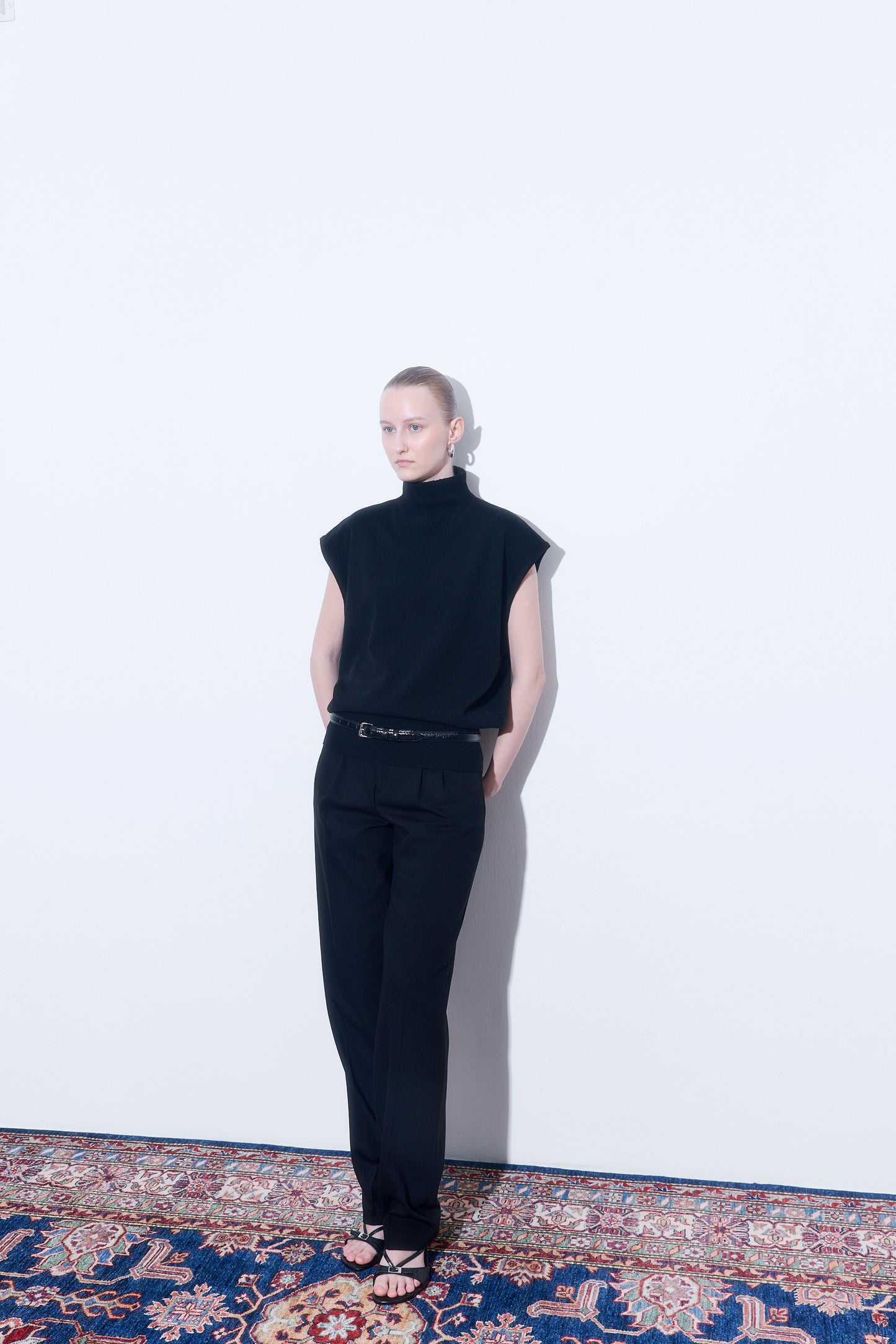 Volume Knit Turtleneck Vest