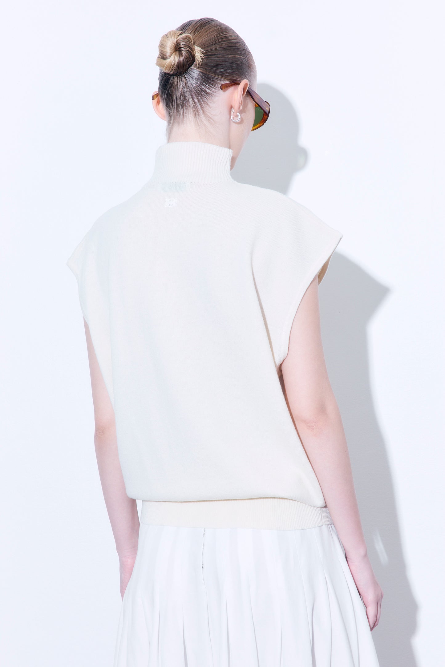 Volume Knit Turtleneck Vest