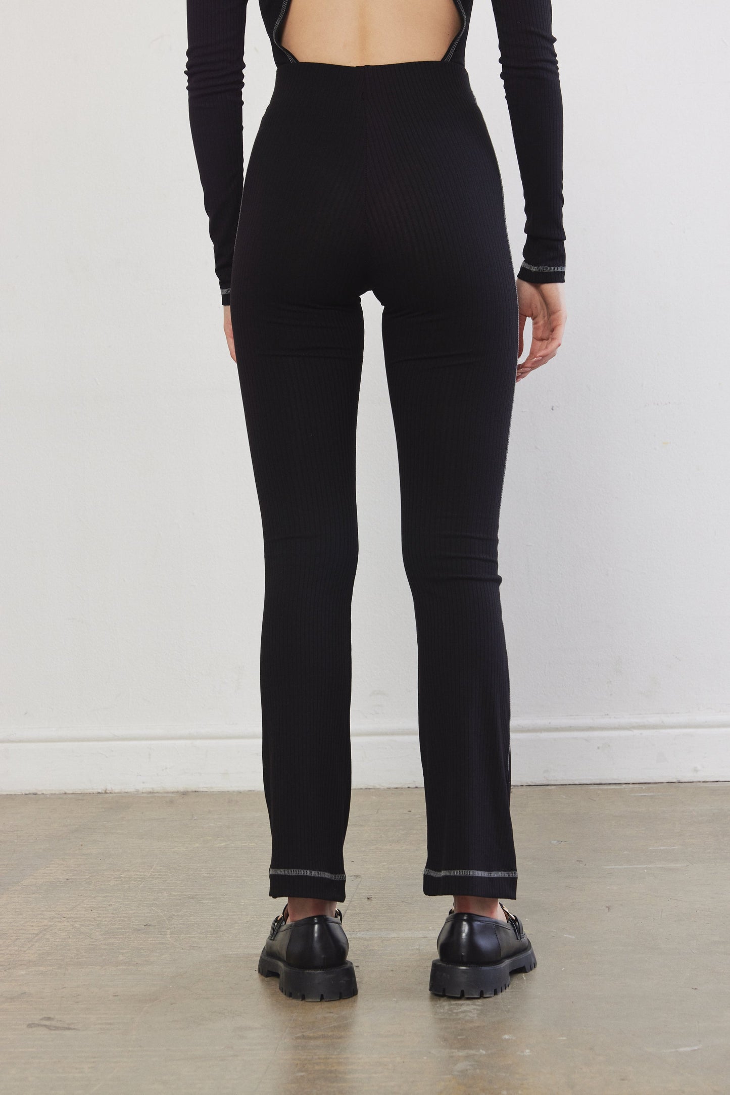 Ribbed Flat-Lock Flare Leggings