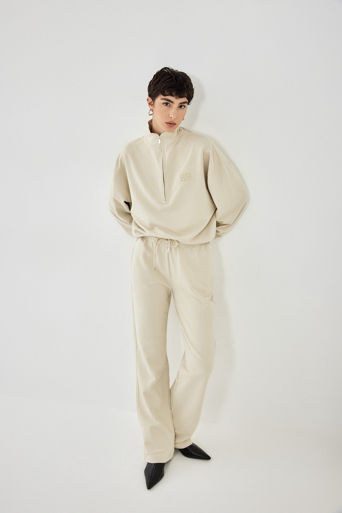 Straight Leg Patch Sweatpants - Dé Rococo
