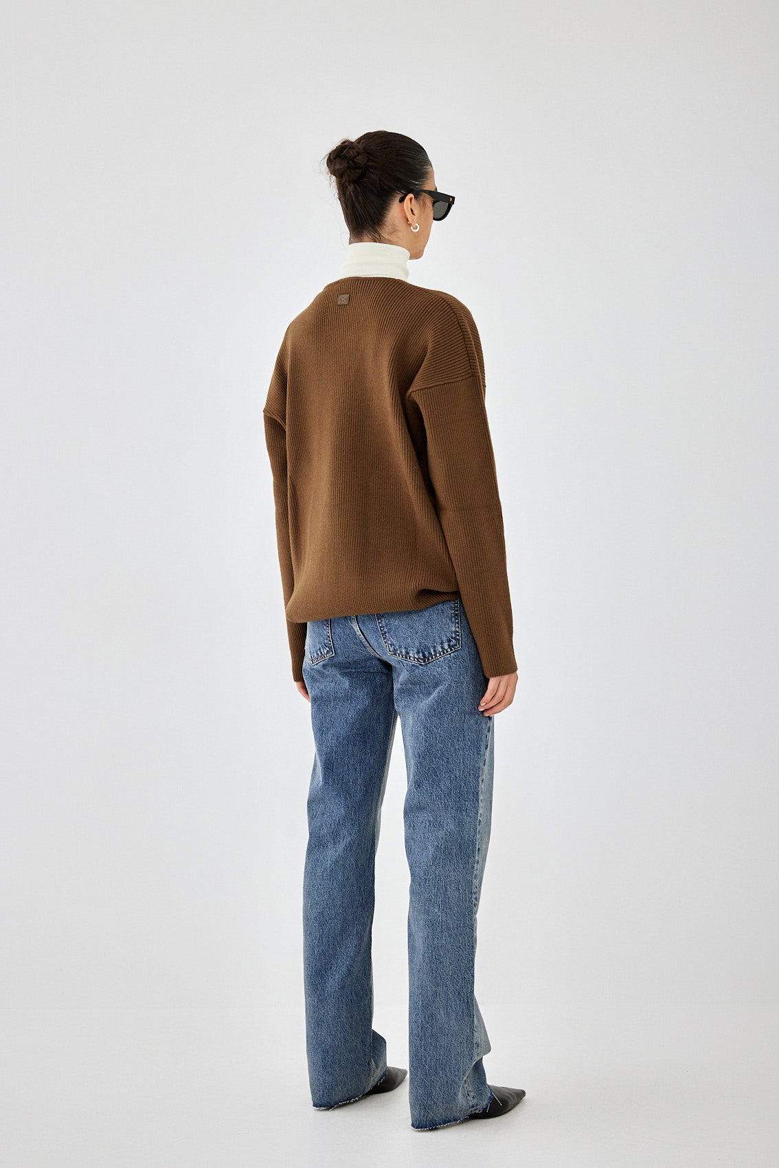 Ribbed V Neck Sweater - Dé Rococo
