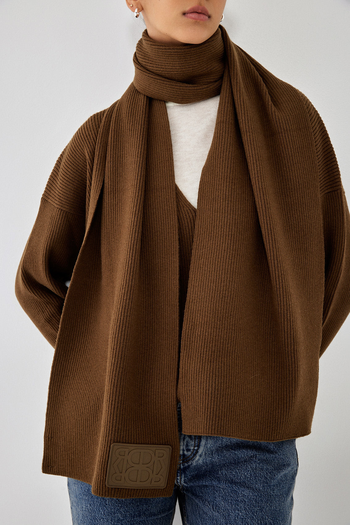 Knitted Ribbed Scarf - Dé Rococo