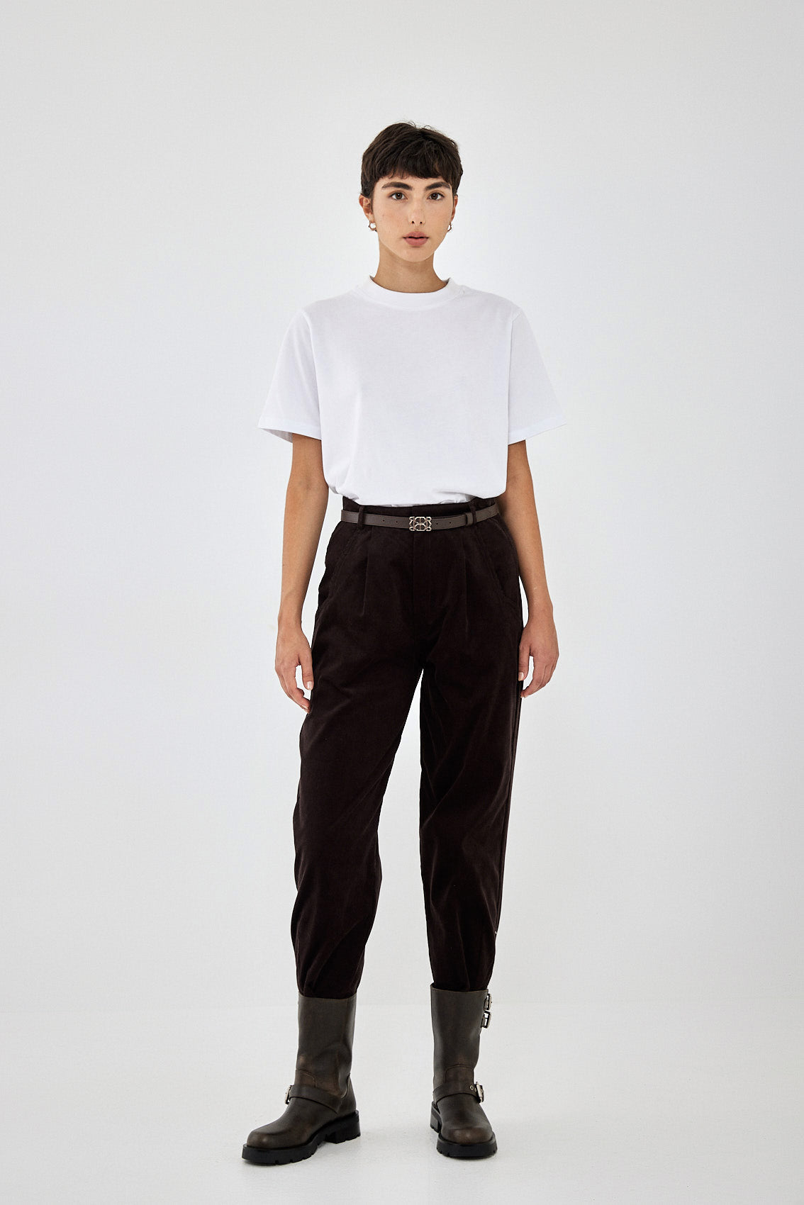 Corduroy Tapered Pants - Dé Rococo