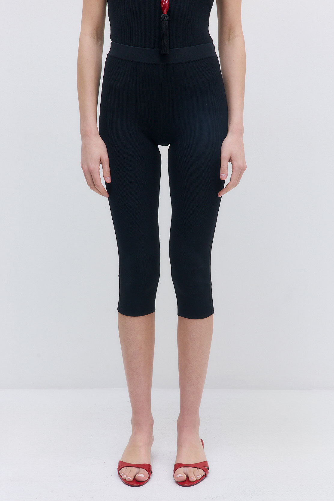 Tight Ribbed Capri Leggings