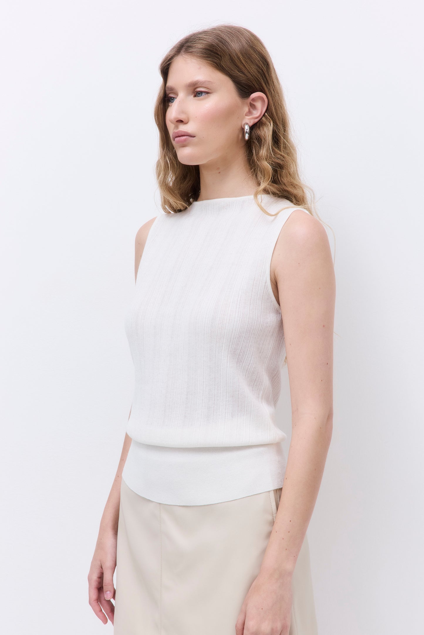 Ribbed Boat Neck Vest