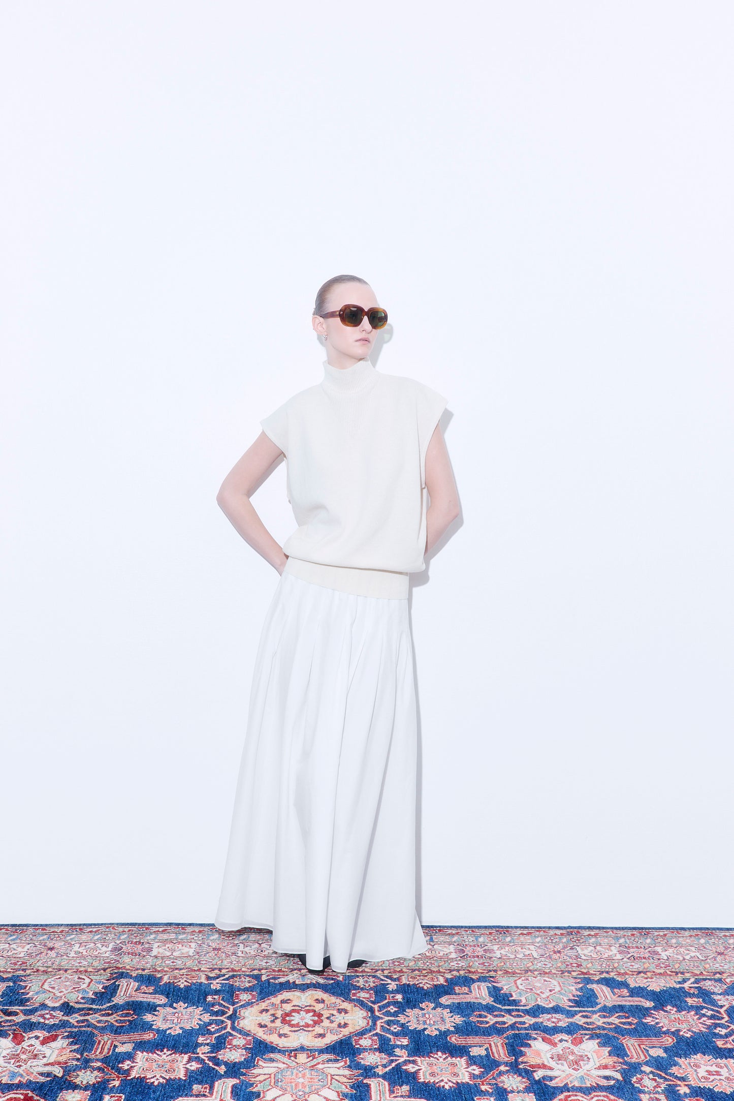 Volume Knit Turtleneck Vest