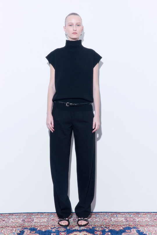 Volume Knit Turtleneck Vest