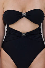 Calliphaea One Piece