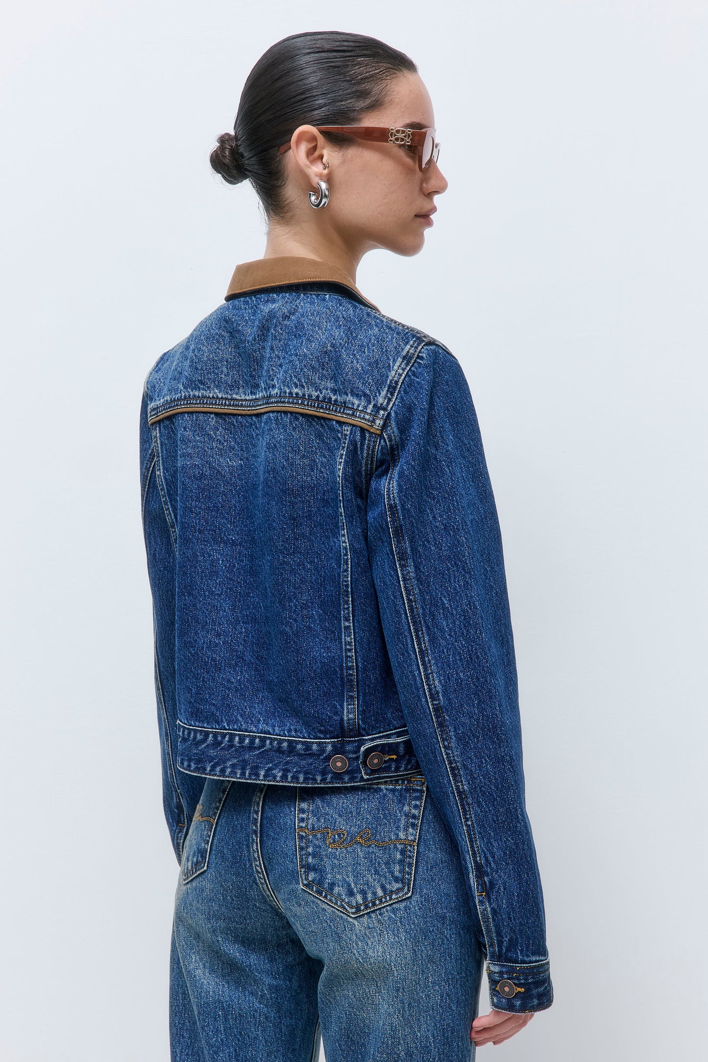 Contrasting Fitted Denim Jacket