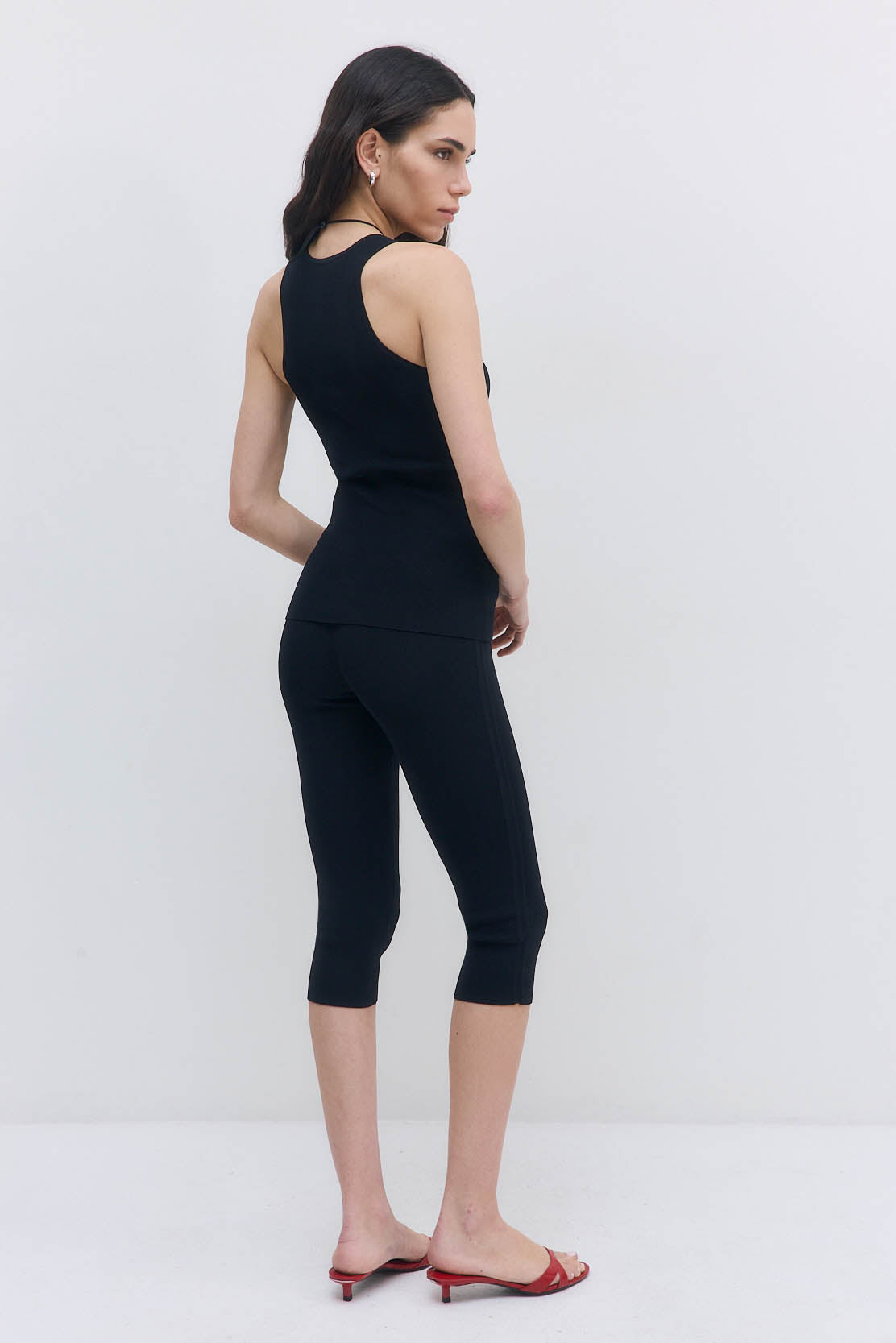 Tight Ribbed Capri Leggings