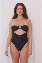 Calliphaea One Piece
