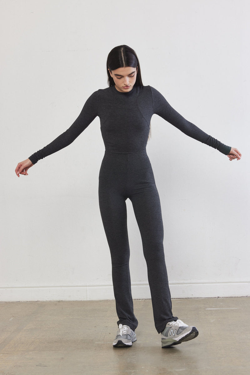 Ribbed Flat-Lock Flare Leggings