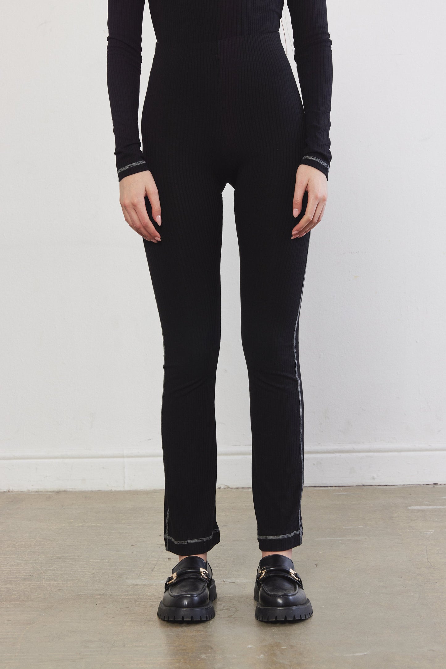 Ribbed Flat-Lock Flare Leggings