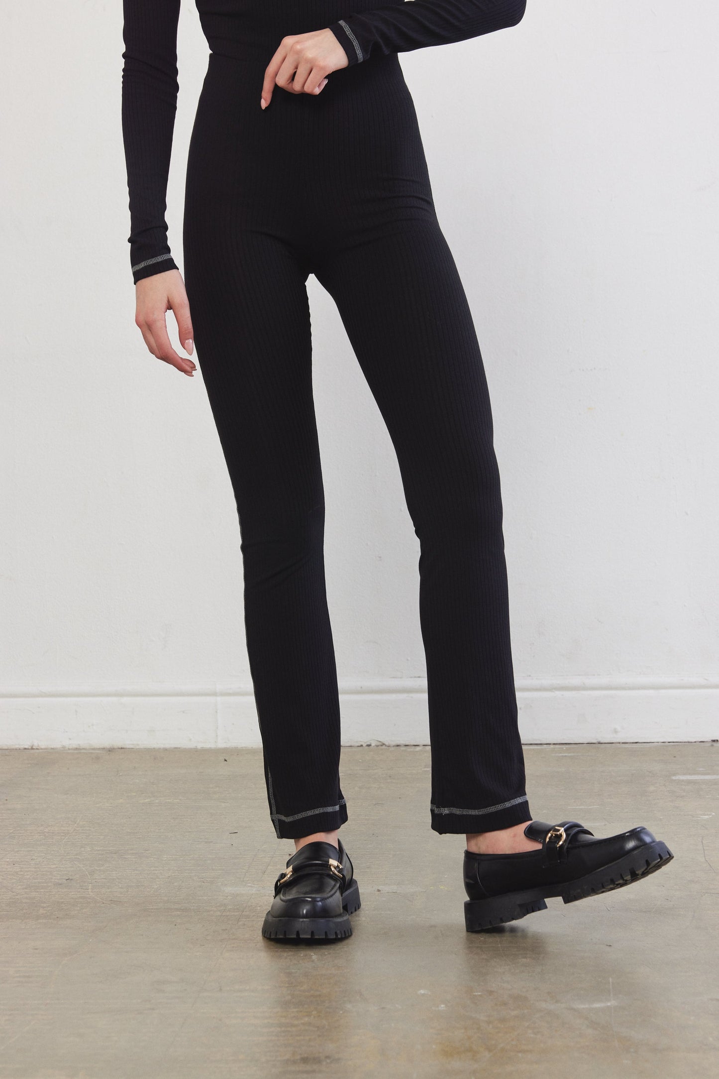 Ribbed Flat-Lock Flare Leggings