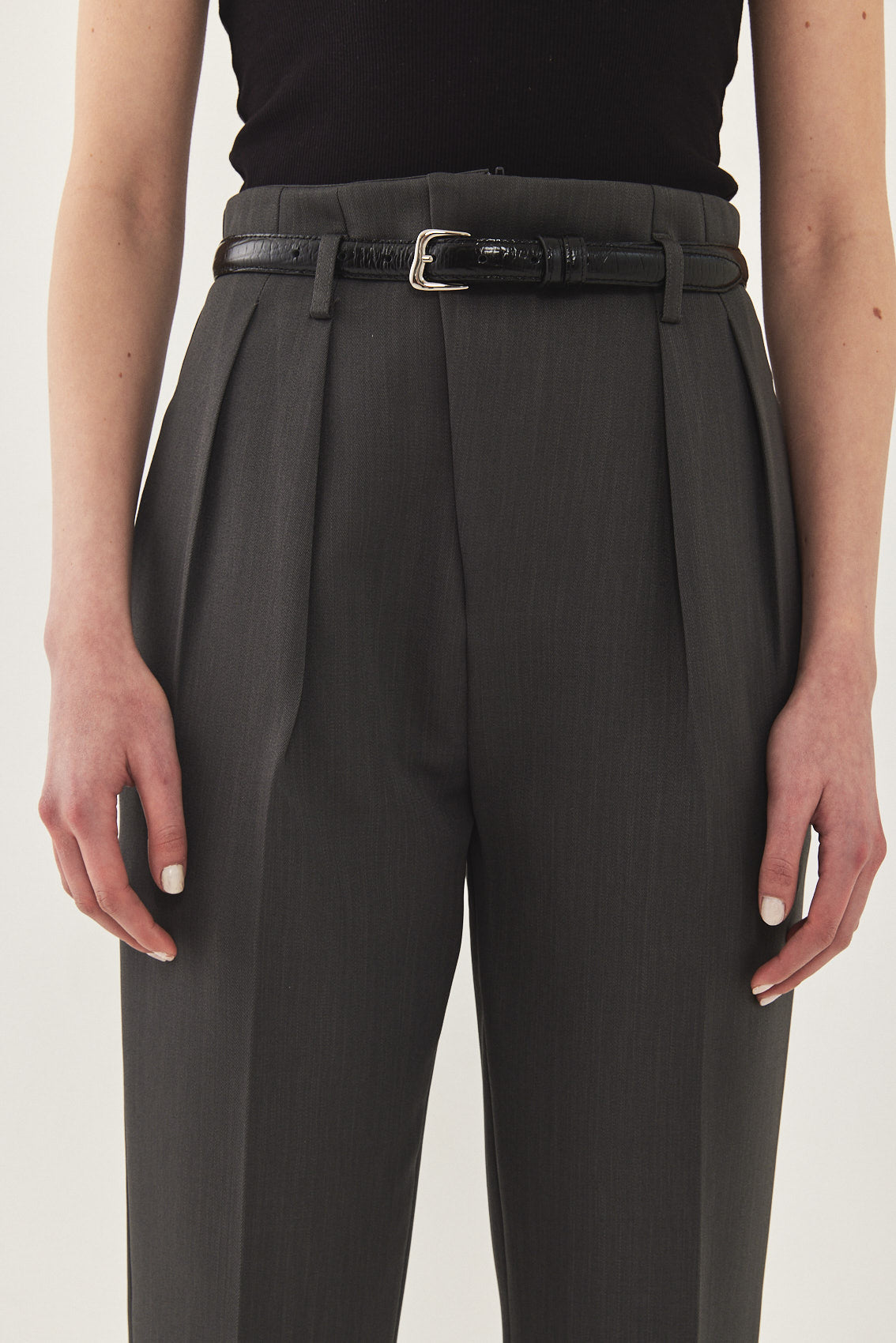 Tapered Pleat Daddy Pants - Dé Rococo